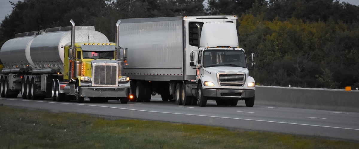 Compañías y cobertura de grúas de asistencia en carretera para camiones - Título optimizado