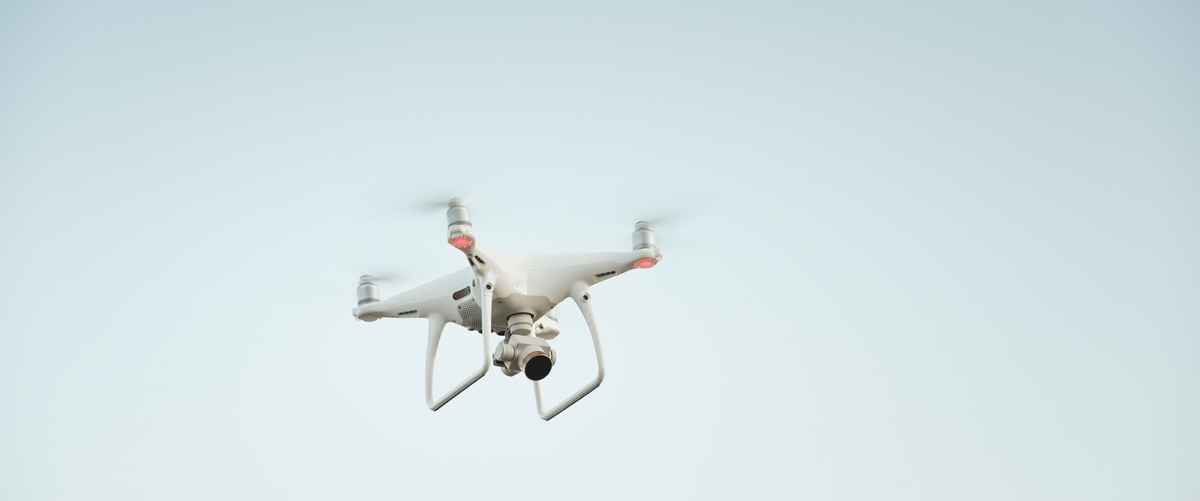 Contratación del seguro para drones de Axa