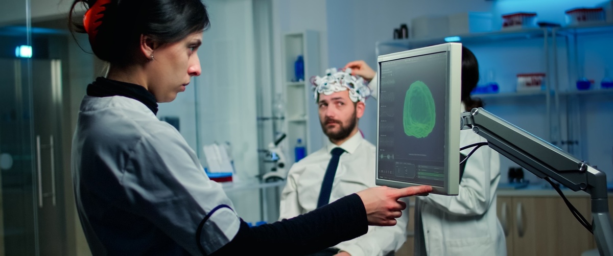 Neurocirujano Adeslas: Seguros, Cuadro Médico y Tratamientos Cubiertos para una atención completa y especializada