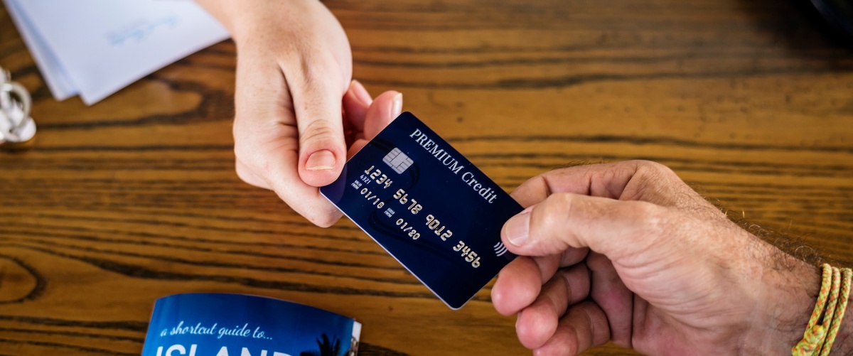 Opciones y beneficios de las tarjetas de crédito con seguro de viaje
